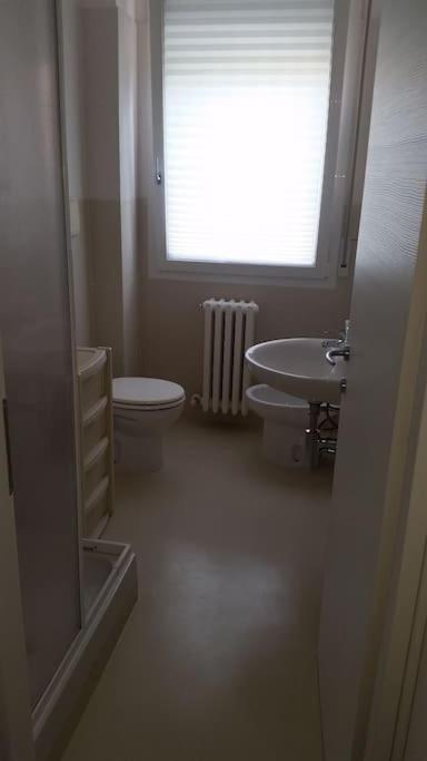 Appartamento In Villetta A 2 Passi Dal Mare E Dal Centro 佩萨罗 外观 照片