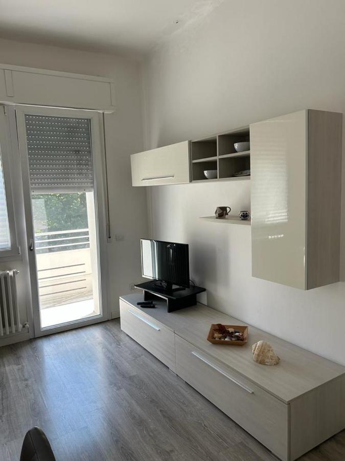 Appartamento In Villetta A 2 Passi Dal Mare E Dal Centro 佩萨罗 外观 照片